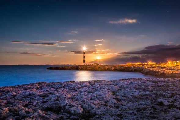 Giro in barca a Minorca al tramonto