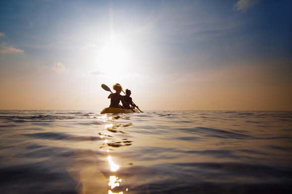 Escursione in kayak con snorkeling nel nord di Minorca