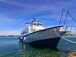 Attraccando in una caletta