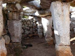 Torre d'en Galmés, Sala Ipostila