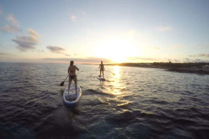 Divertimento sui paddle surf